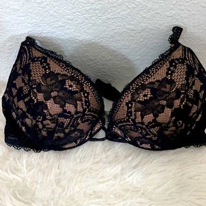 Victoria’s Secret 32B push up bra